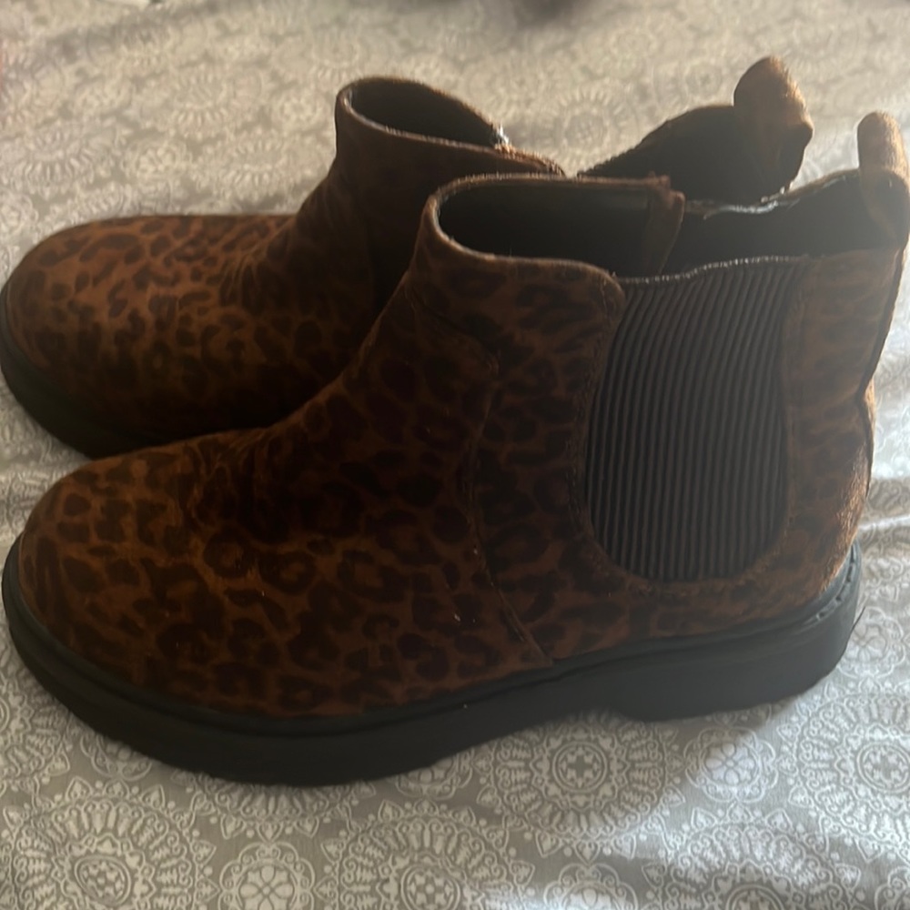 Kids Leopard print boots